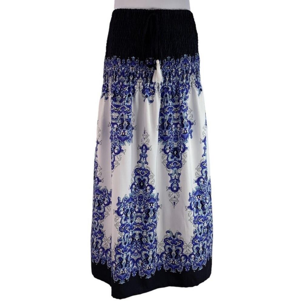 Gypsie Blu Skirt‎ Size Large Blue White Black
